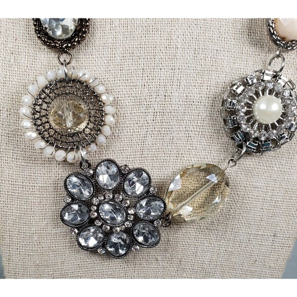 Vintage Simply Vera Wang Silver Tone Cut Crystal & Resin Statement 17" Necklace - Picture 8 of 16